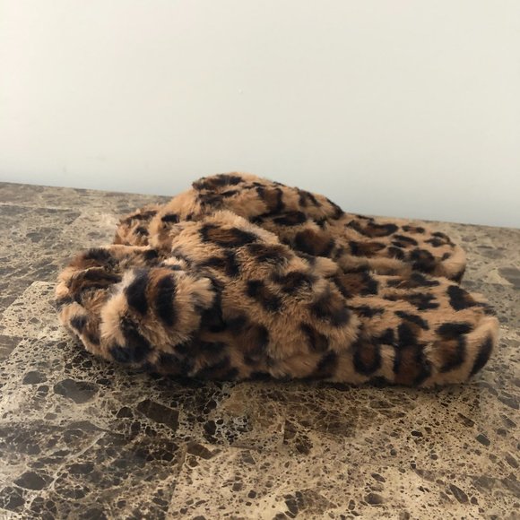 Leopard Print furry slippers size 11 - Picture 4 of 5